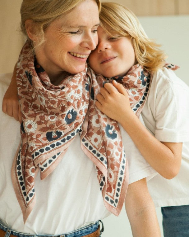 BIG Foulard Latika - Coeur - Praline