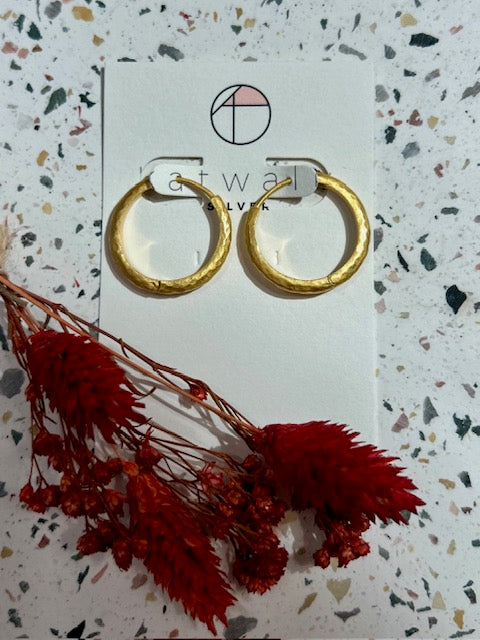 Boucles d'oreilles - messing - créoles épaisses martelées - medium