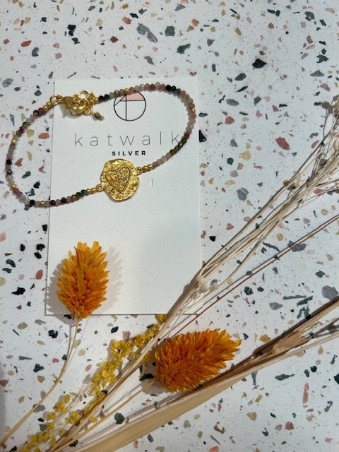 Bracelet - messing - pierres tourmaline et piece martellée coeur