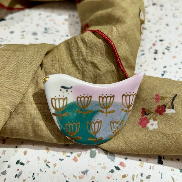 Broche oiseau en porcelaine - 02
