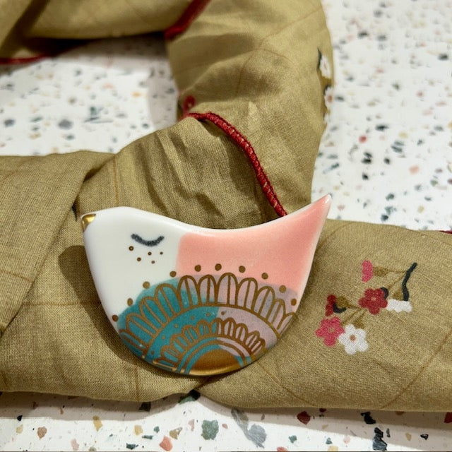 Broche oiseau en porcelaine - 03