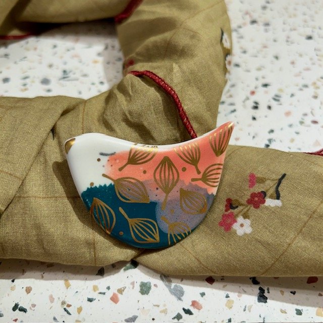 Broche oiseau en porcelaine - 04