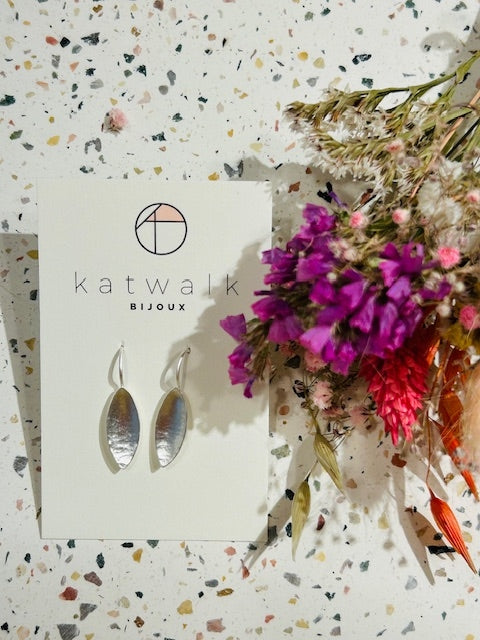 Boucles d'oreilles - argent - feuille courbée intérieur martelé