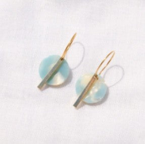 Boucles d'oreilles Lore acetate bleu/rose et laiton doré F042