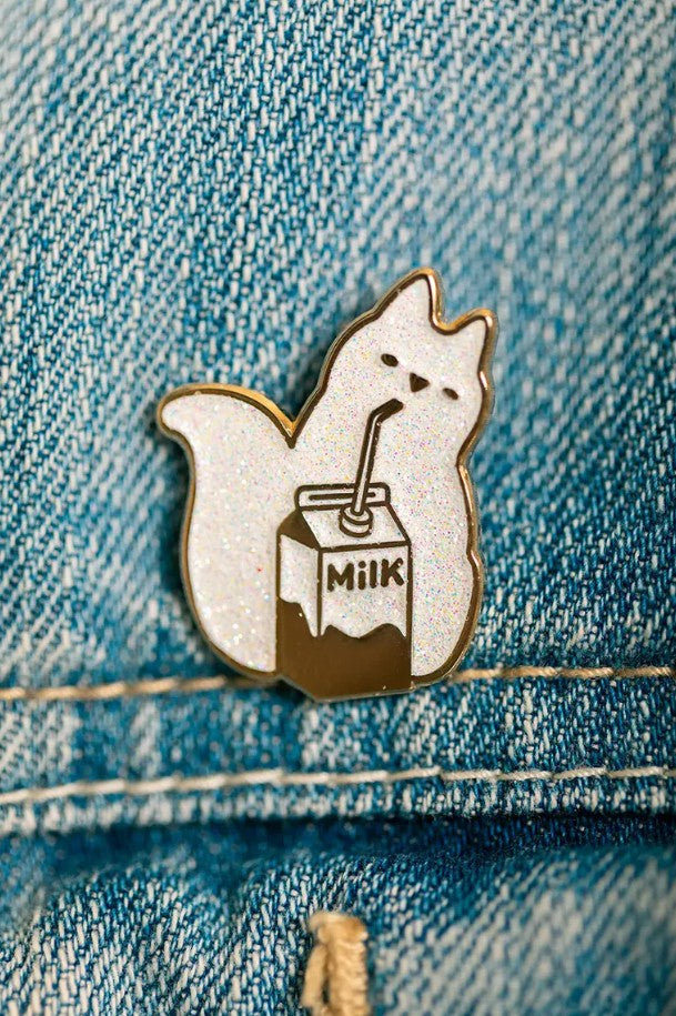 Pin's - Cat Milk