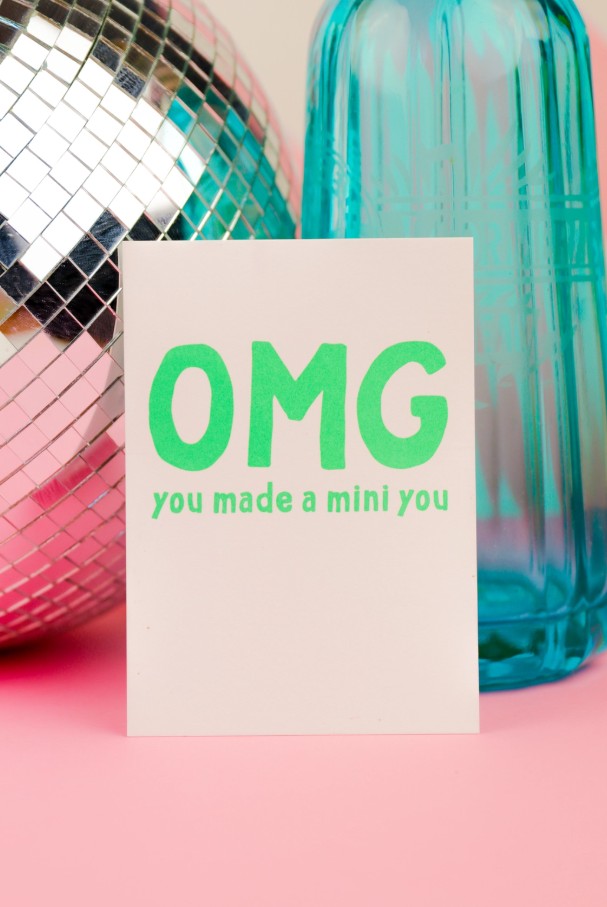 Carte postale - OMG you made a mini you - mint
