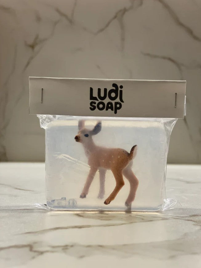 Savon transparent artisanal avec figurine - Faon
