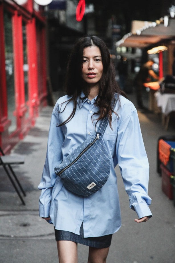 Custine XL - Le sac Banane XL - Striped blue denim - Denim Twist