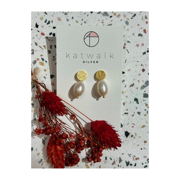 Boucles d'oreilles - messing - pastille martelée et perle nacrée