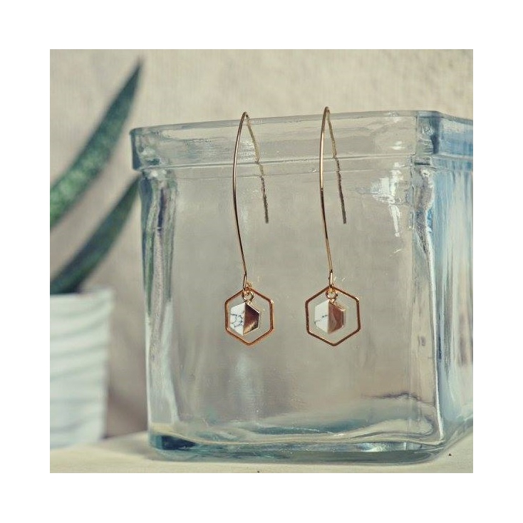 Boucles d'oreilles pendantes hexagone doré marbre