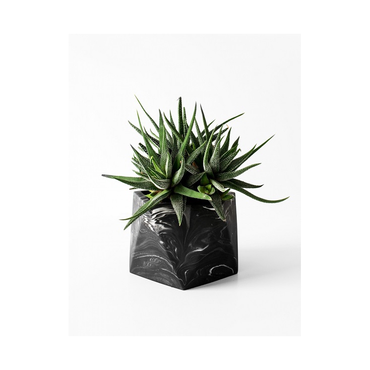 Mare Planter - Medium - Jade Black