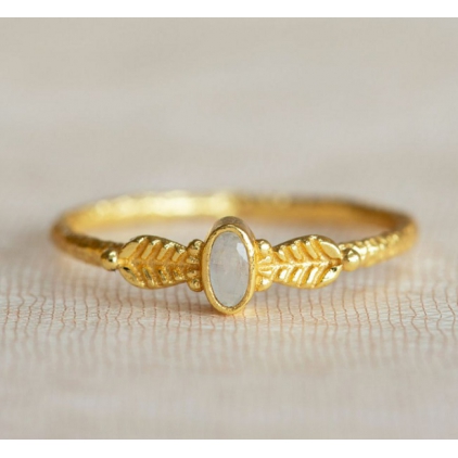 Bague Adoré oval w. moonst. with leaves g.pl. taille 52 4356GB1