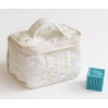trousse de toilette blanche triangles
