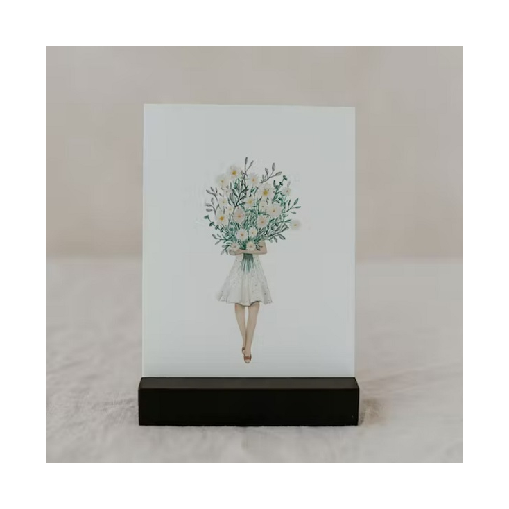 Carte postale - Fille aux fleurs