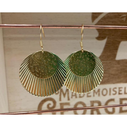 Boucle d'oreille Joséphine vert de gris en laiton doré