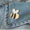 Broche en émail - Abeille