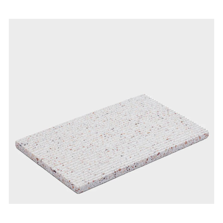 Plateau en terrazzo avec rainures