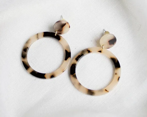 Boucles d'oreilles Juliette acetate beige - E010