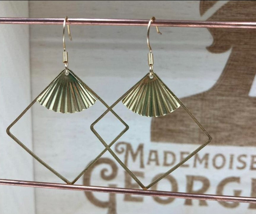 Boucle d'oreille Mayfair en laiton doré