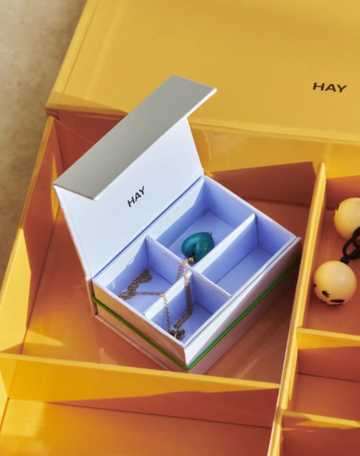 Colour storage - boîte à bijoux - egg yolk