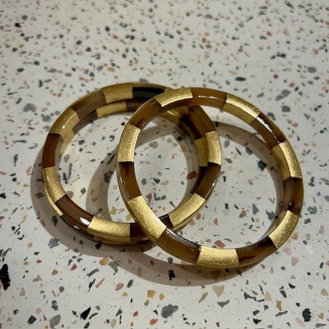 Bracelet en corne laquée carrée - doré