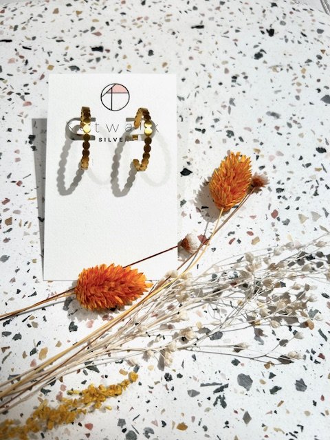Boucles d'oreilles - or -  créole moyenne de pastilles