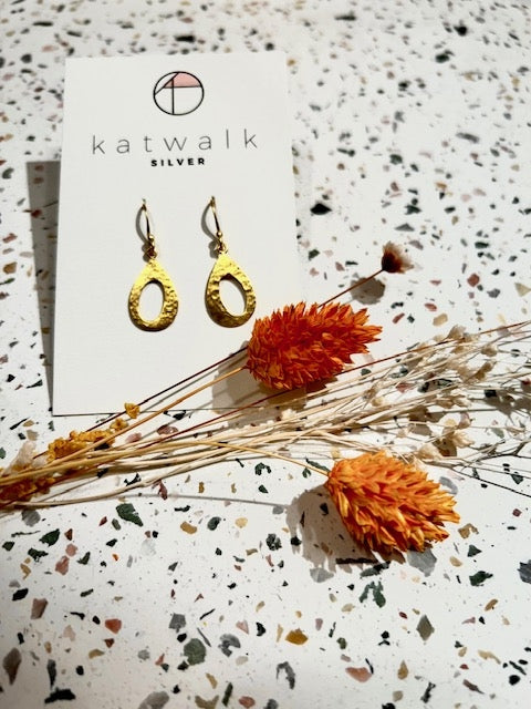 Boucles d'oreilles - or - goutte creuse martelée pendante