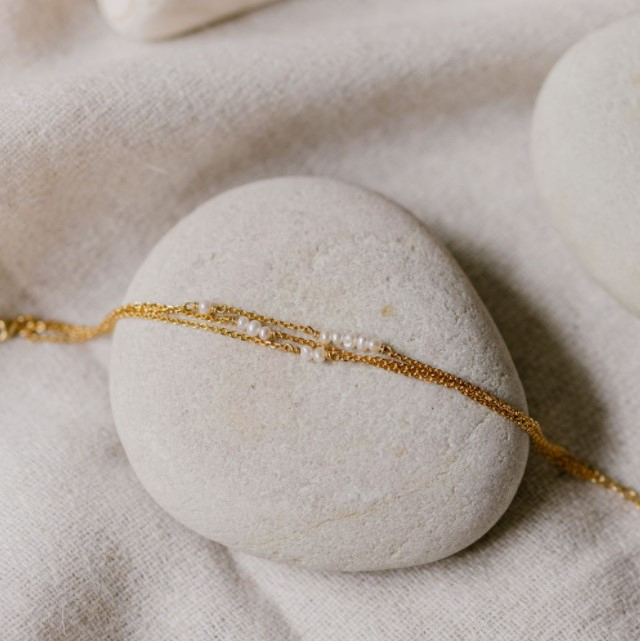 Bracelet 10843 Uma plaqué or - perle d'eau douce - Amulette