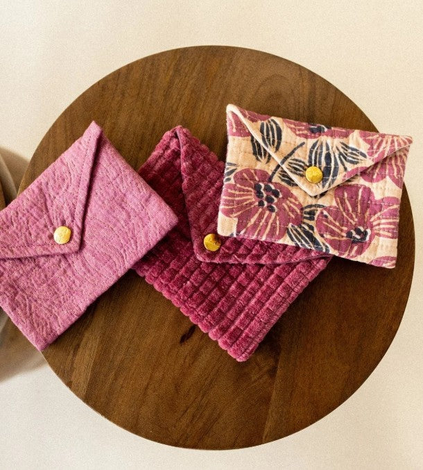 Petite Enveloppe Ravi - Amaryllis - Macadamia Cherry