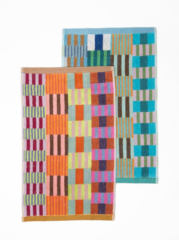 Guest Towel Duo - tulip quilt - 83