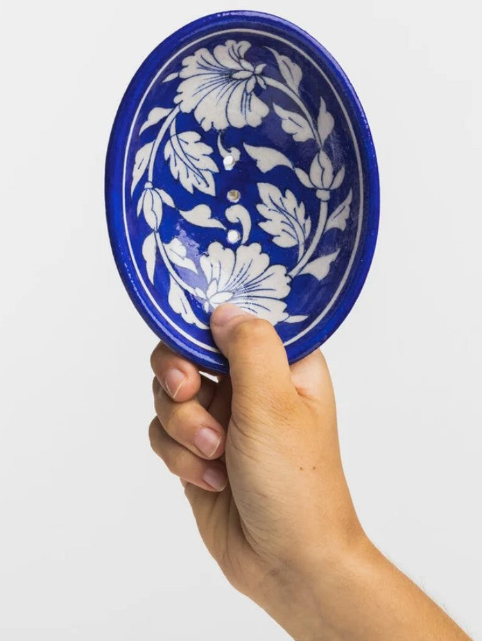 Soap Dish - blue pottery - fond bleu - POR877