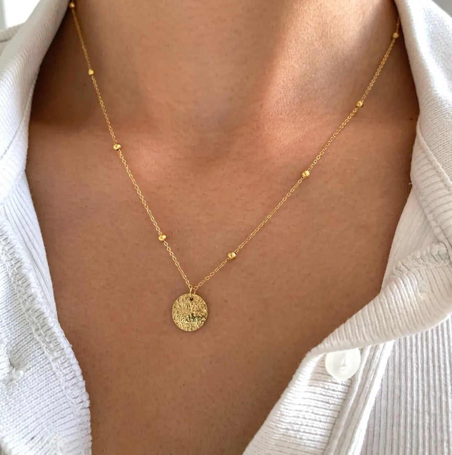 Collier acier inoxydable pendentif rond martelé